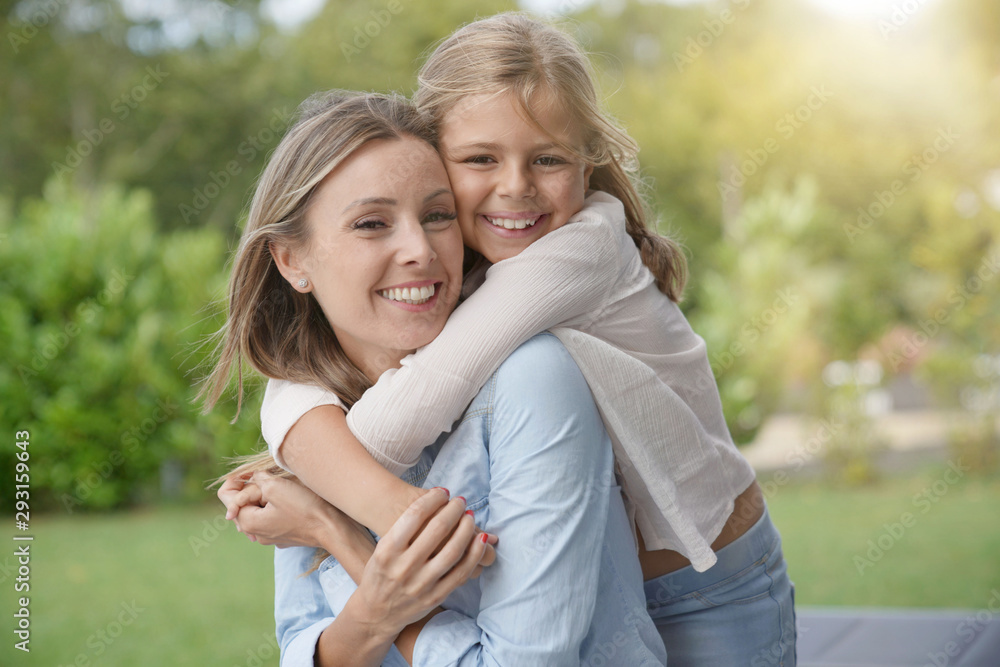 Fototapeta premium Portret wesoła matka i córka