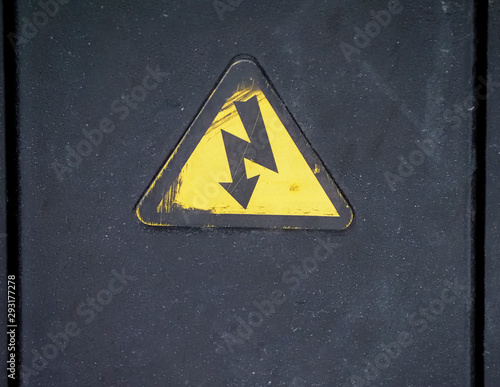 Electrocution warning sign