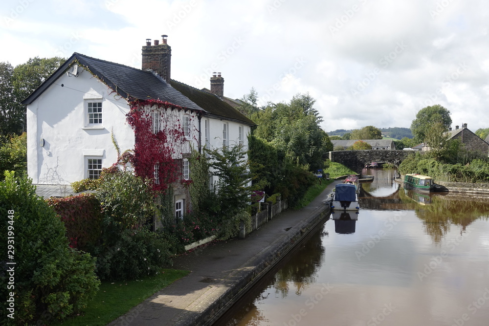 Naklejka premium houses on the river (brecon beacons national park, the canal in Brecon) 