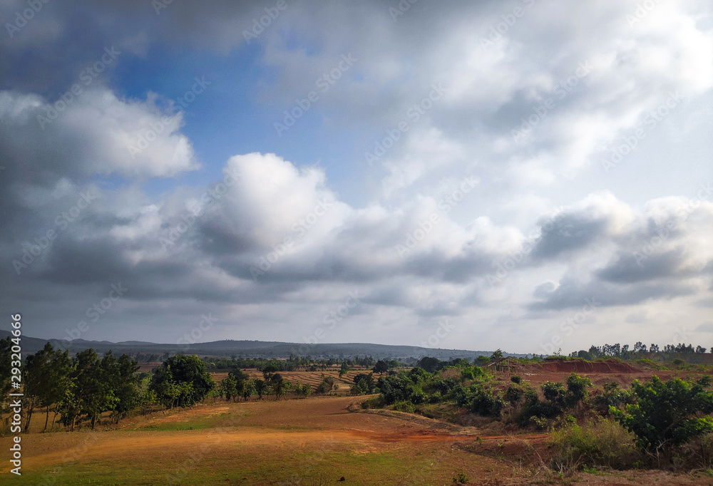 Obraz premium landscape with blue sky and clouds