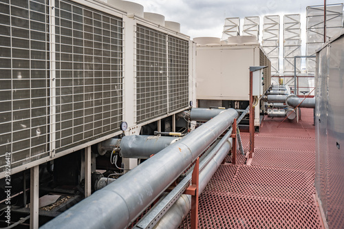 Air cooled water chiller with pipework