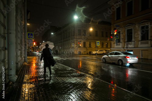 Fototapeta Naklejka Na Ścianę i Meble -  rain in St. Petersburg, rainy night in the city
