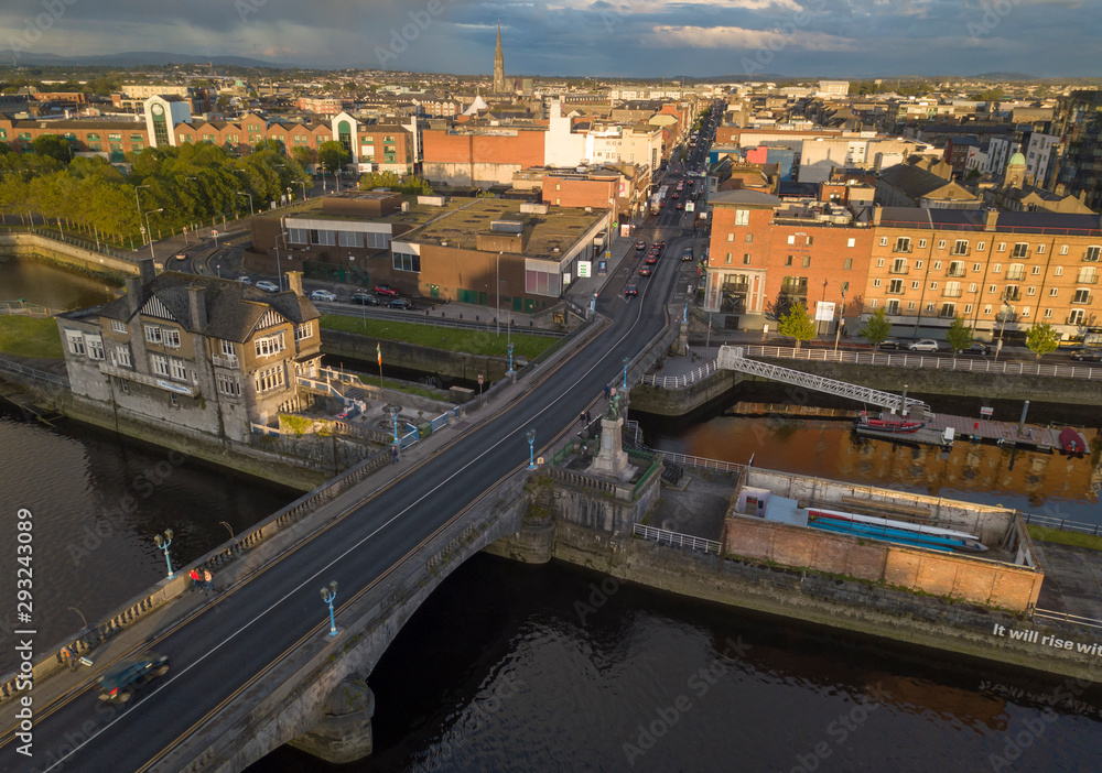 Obraz premium Limerick city center aerial view. Ireland. May, 2019