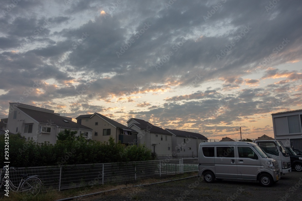 トワイライトタイムの日本の住宅街
