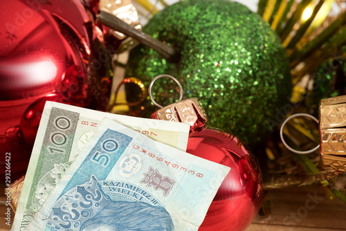 Weihnachten und Polnische Zloty PLN Geldschenie