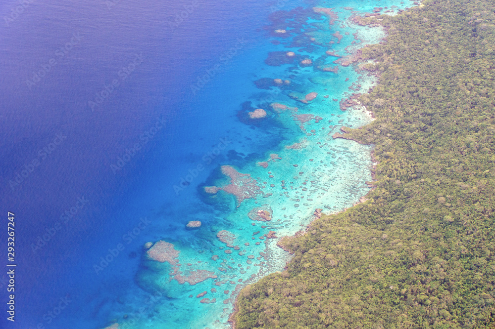 ニューカレドニア ロイヤルティ諸島　マレ島の空撮