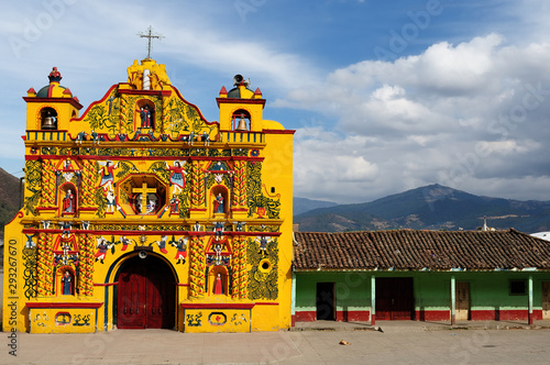 Schilderij op canvas Guatemala, View on the most colour facade church in Guatemala