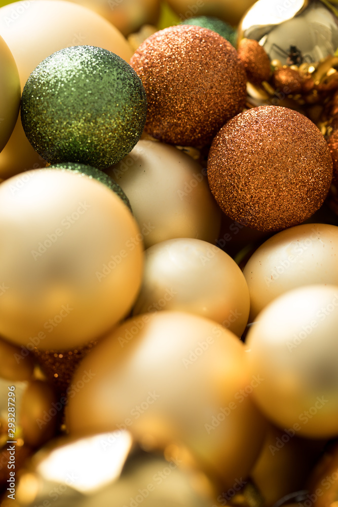 Weihnachtsbaumkugeln aus Glas in Gold, Grün und Bronze mit Glitter Glitzer, Matt und Spiegel Glanz Finish für Weihnachtsdekoration Weihnachtsbaumkugeln aus Glas in Gold, Grün und Bronze mit Glitter Glitzer, Matt und Spiegel Glanz Finish für Weihnachtsdekoration