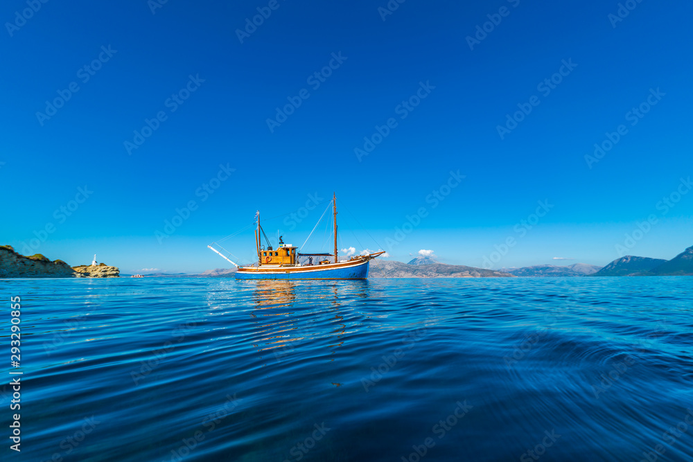 Obraz premium Sailing in the Ionian sea in Lefkada