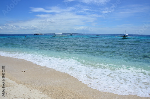 The beach on tropical island © Daniel