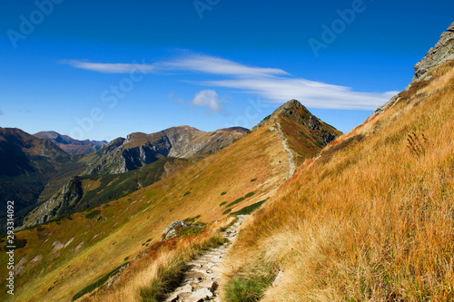 Naklejka Tatry złota jesień czerwone wierchy