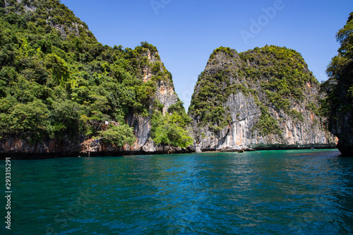 View of the Maya Bay beach with a sunny day in Phi Phi
