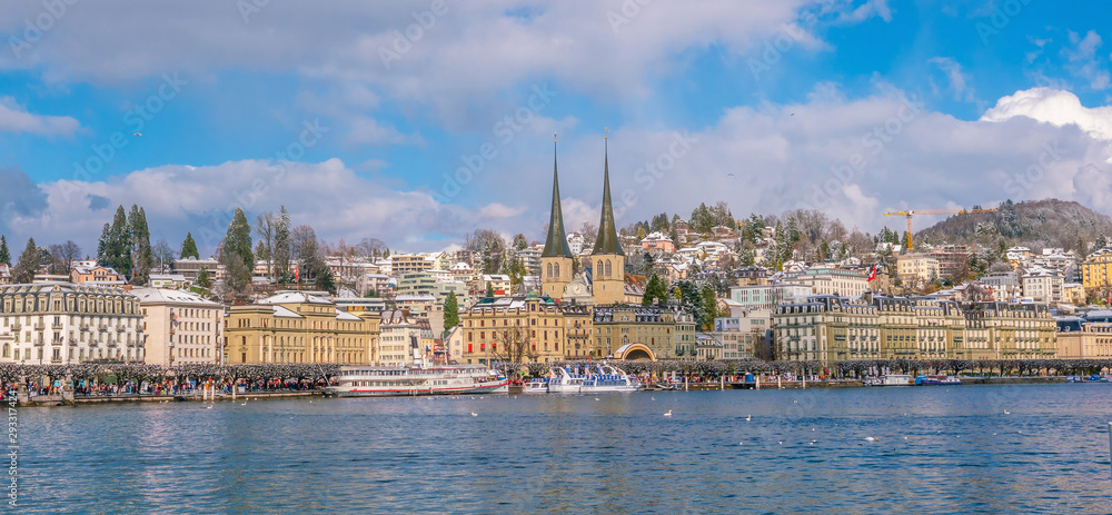 Fototapeta premium Historic city center of downtown Lucerne with Chapel Bridge and lake Lucerne