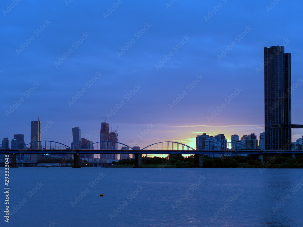 seoul city skyline at sunset