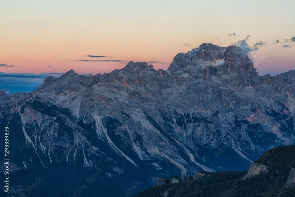 Obraz premium Mountain at sunrise, Dolomites, Italy