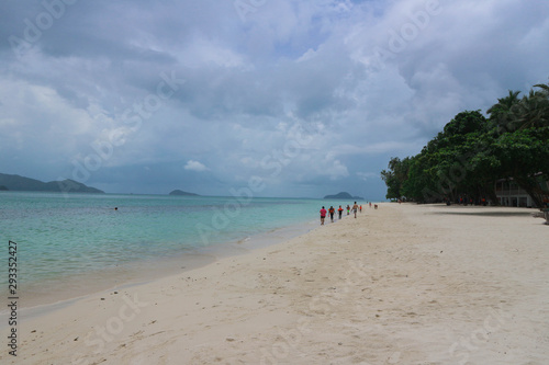 Fototapeta Naklejka Na Ścianę i Meble -   Island, sea, clear water, thailand, beautiful sea, blue water, island, beautiful, most beautiful sandy beach, white sandy beach, sea water, most beautiful sandy beach