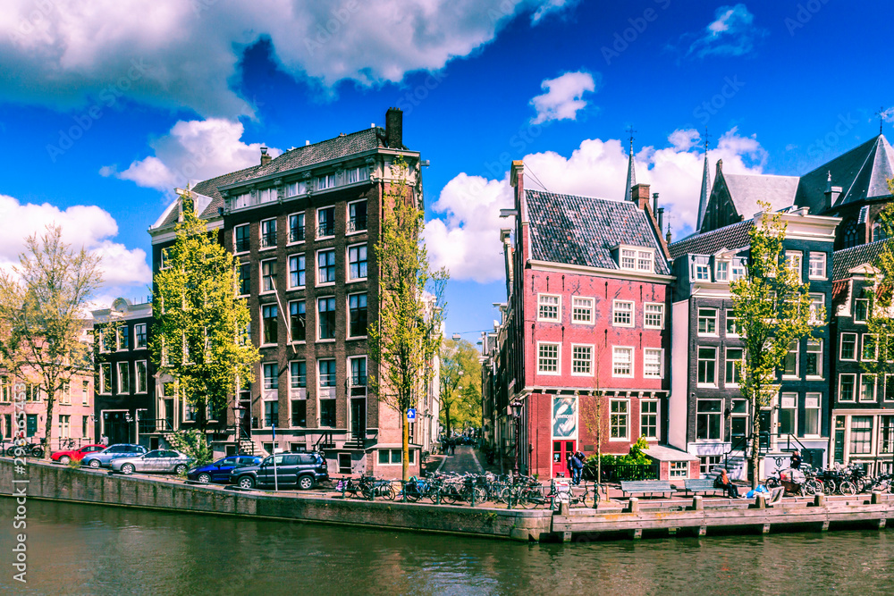 Fototapeta premium amsterdam canals and houses in netherlands