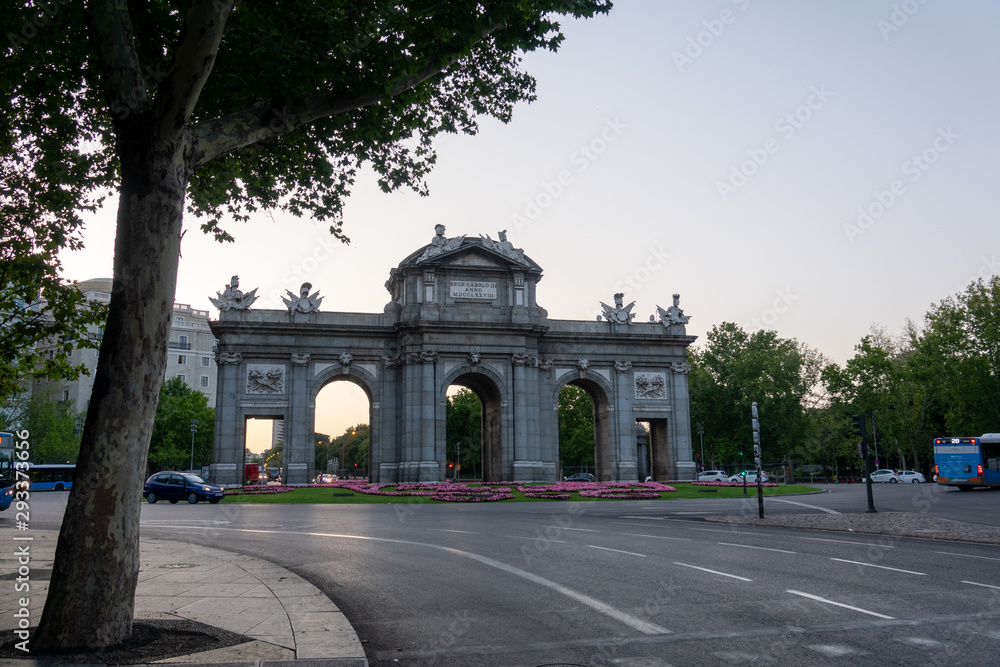 Obraz premium The Alcala Door built in 1778 (Puerta de Alcala) is a gate in the center of Madrid, Spain. It is the landmark of the city.
