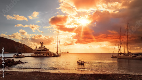 Foto beautiful sunset at Lipari Sicily Italy