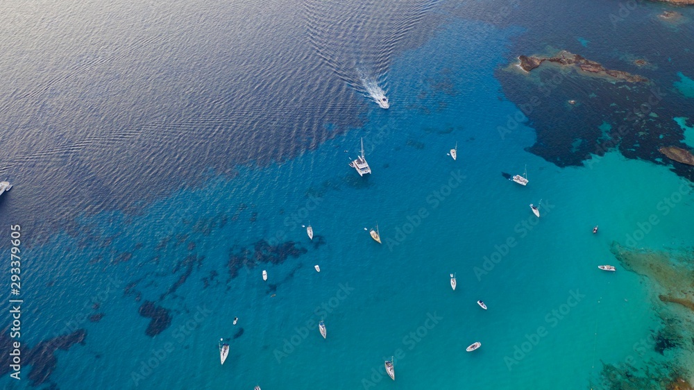 Flujo de los barcos en el mar de Ibiza 