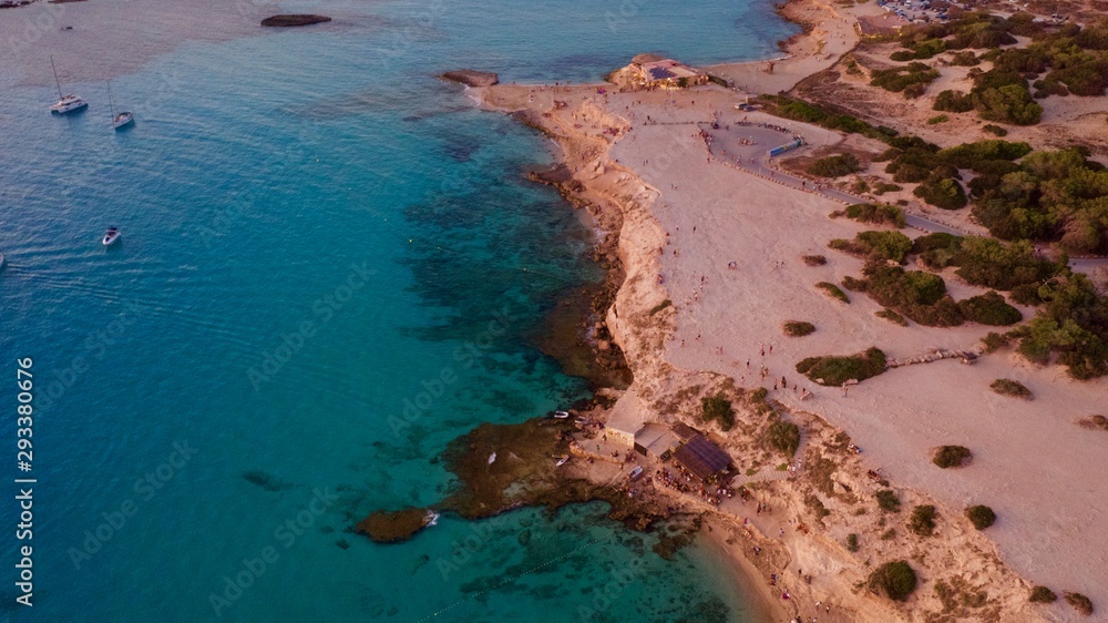 Obraz premium Gente disfrutando del Mar