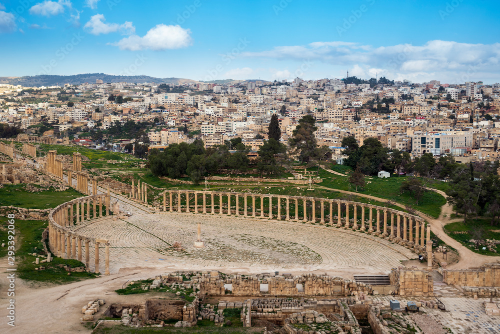 The Oval Forum and Cardo Maximus in ancient Jerash, Gerasa Governorate, Jordan