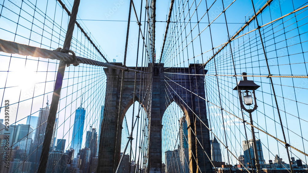 Obraz premium The Brooklyn Bridge from different perspectives.