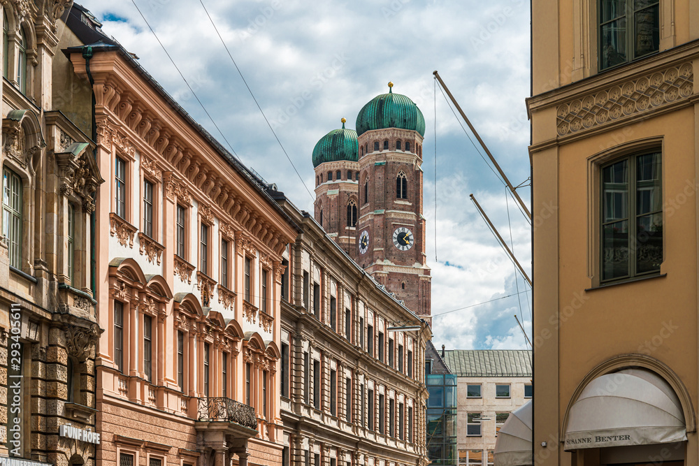 Fototapeta premium MUNICH, GERMANY - June 25, 2018: Antique building view in Old Town Munich, Germany