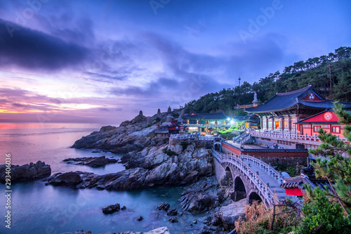 Obraz na płótnie Hae dong yong gung sa temple at sunrise, Busan city south Korea w salonie