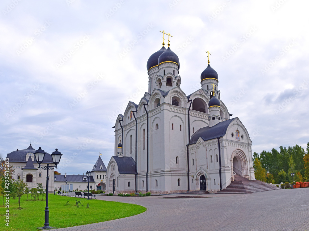 Φωτογραφία The temple of Seraphim of Sarov in Medvedkovo was built in 2017 by Architect Alexei Mamonov