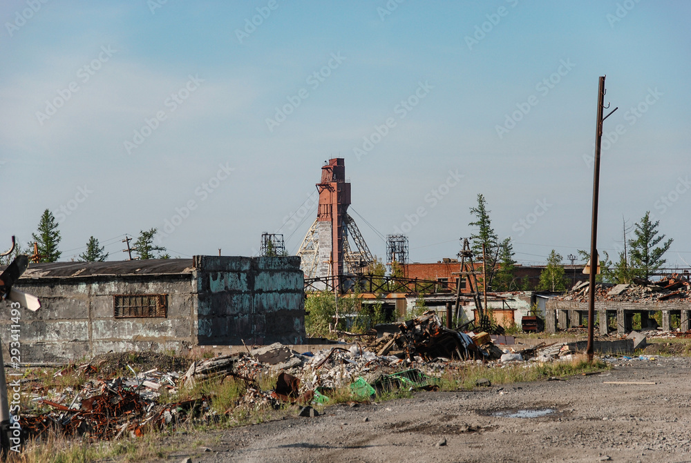 Fototapeta premium An abandoned mine in which nickel, copper, platinum, gold, cobalt, palladium and other rare components were mined. Talnakh, Norilsk, Russia.