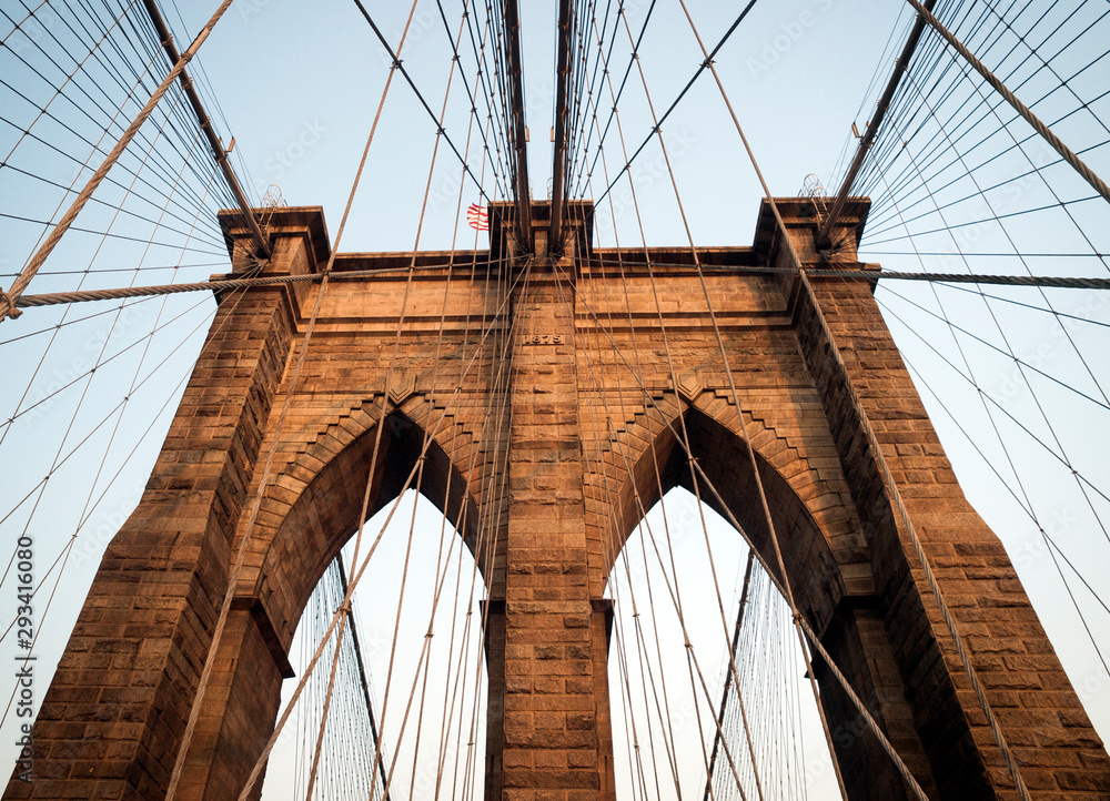 Fototapeta premium Brooklyn Bridge´s gothic-style stone arch, New York City, Manhattan, USA 
