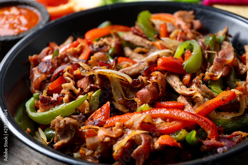 Obraz na płótnie Mexican beef fajitas also called alambre