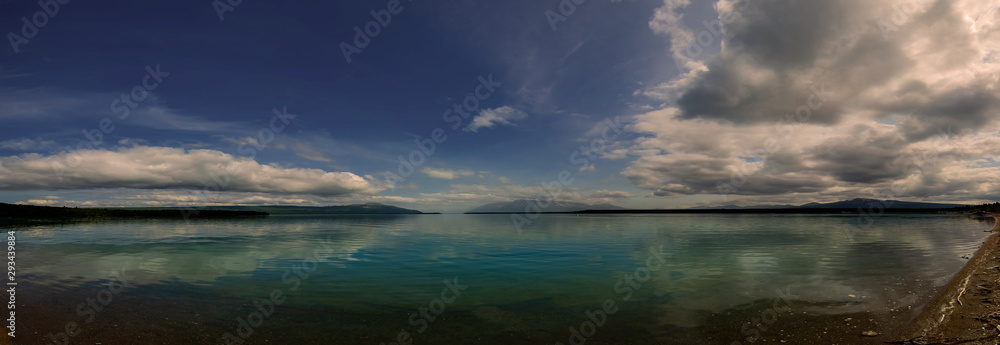 Fototapeta premium Naknek Lake, Alaska