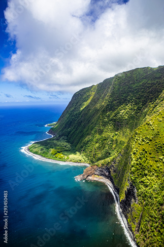 Cliffs of molokai © Pictoramix
