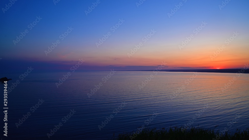 北の岬に沈む夕日の情景＠北海道