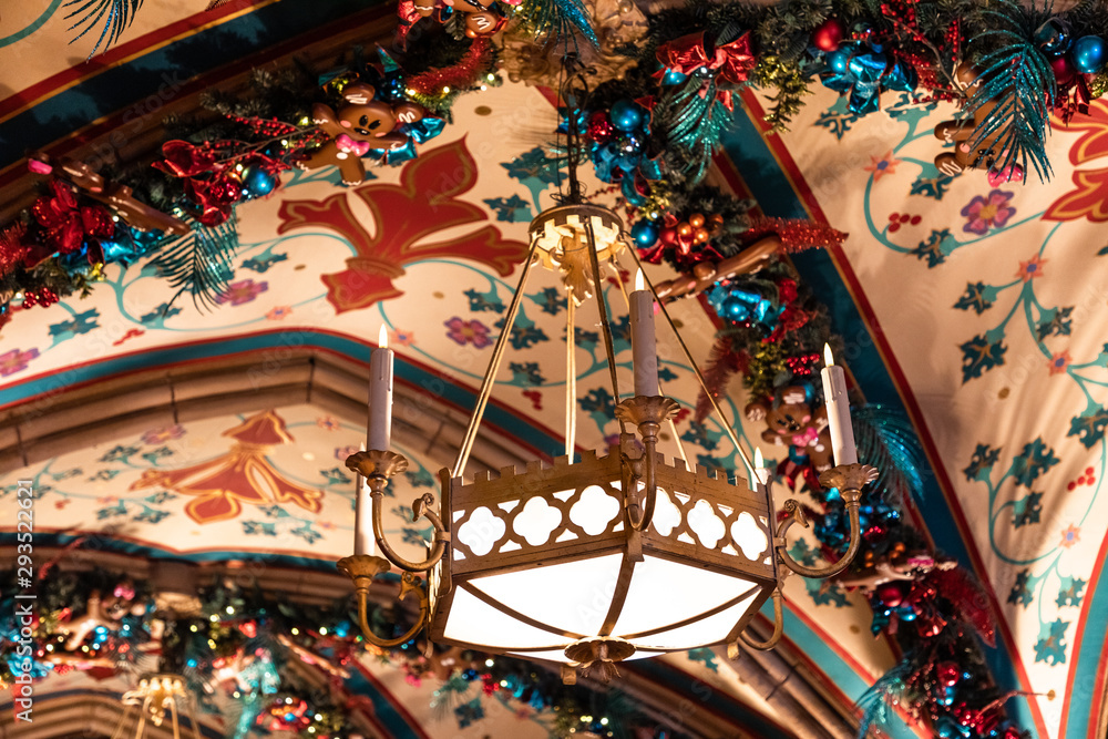 Obraz premium Christmas decorations inside a castle