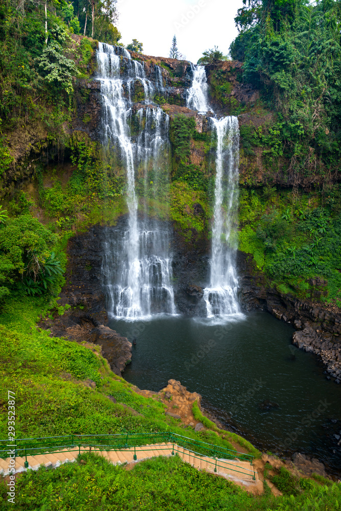 Obraz premium Tad Gneuang Waterfall at Paksong Champasak Laos,ASIA.Tropical Waterfall in deep forest.