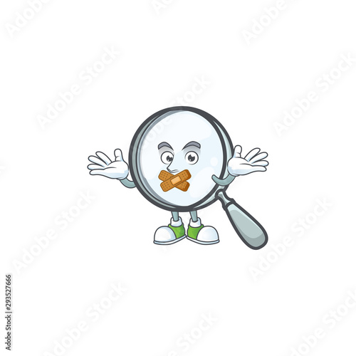 Silent magnifying glass cartoon character with mascot.