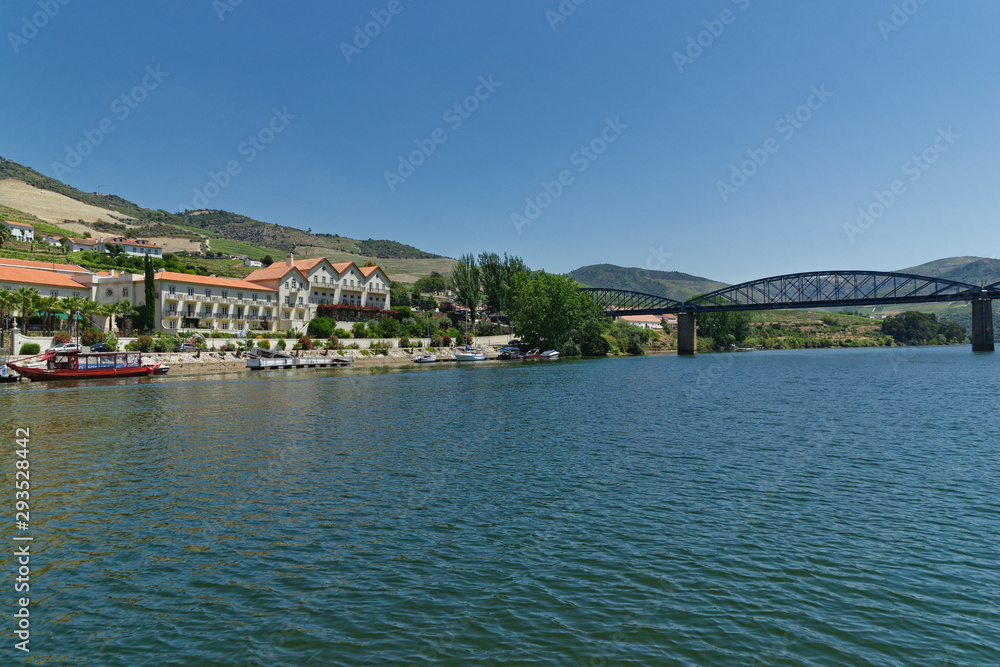 Pinhao, vom Douro aus gesehen, Portugal