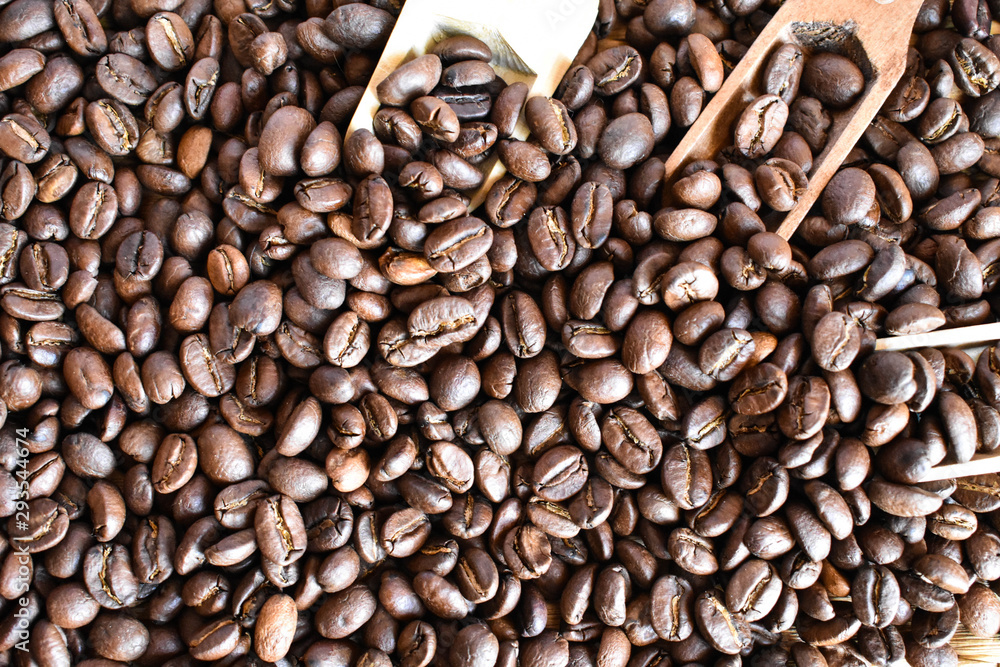 Obraz premium Closeup of roasted coffee beans