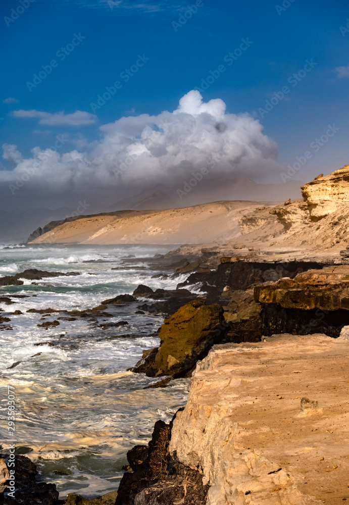 Fototapeta premium Wilde Westküste von Fuerteventura nähe Costa Calma