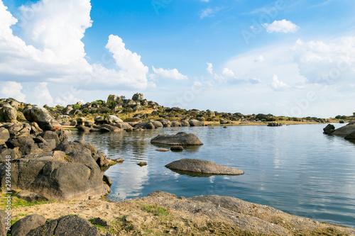 The natural monument of Los Barruecos is located in the middle of the penillanura of Cáceres, a spectacular natural creation to which the human being has also contributed. A flattened relief space, do