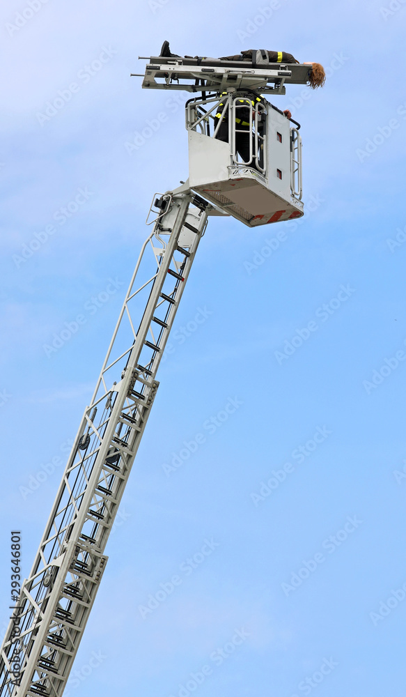 wounded person on the aerial platform