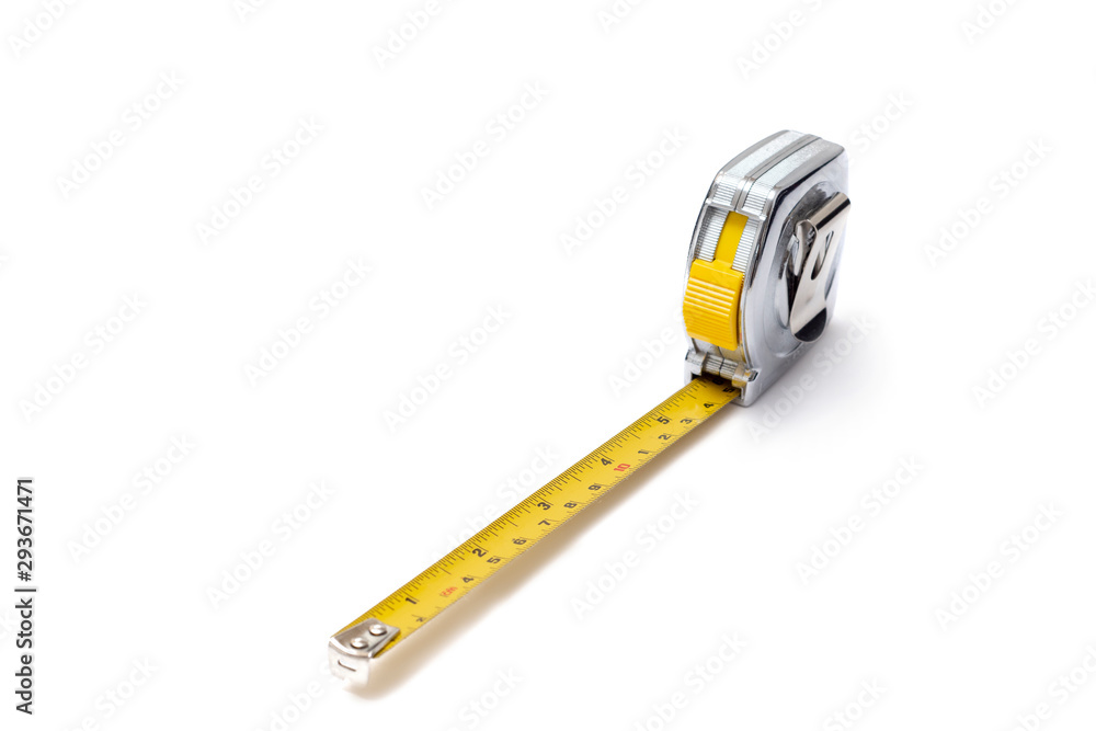 Flexometro o metro para medir en color plata con amarillo con unidades de  medida de centimetro,milimetro y pulgadas con fondo blanco Photos | Adobe  Stock