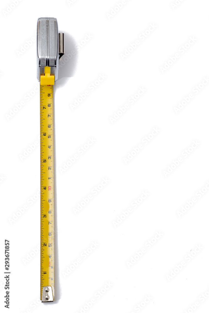 Foto de Flexometro o metro para medir en color plata con amarillo con  unidades de medida de centimetro,milimetro y pulgadas con fondo blanco do  Stock | Adobe Stock