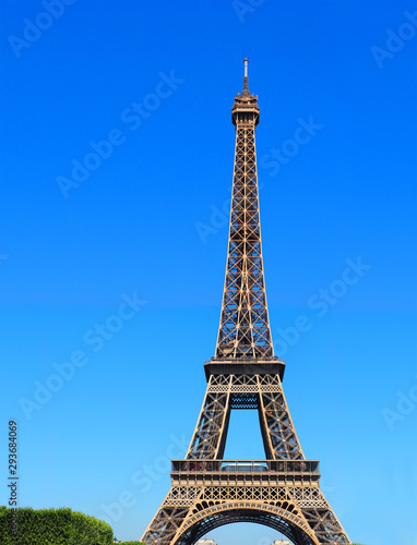 Eiffel Tower, symbol of Paris © ANGHI