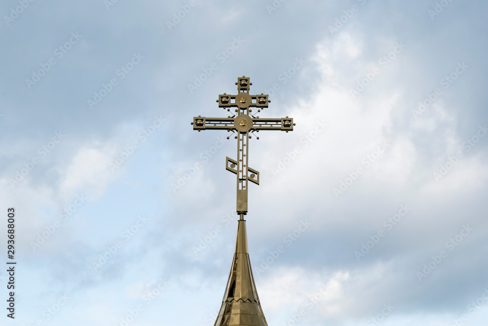 Construction of the cross on the Orthodox Church under construction