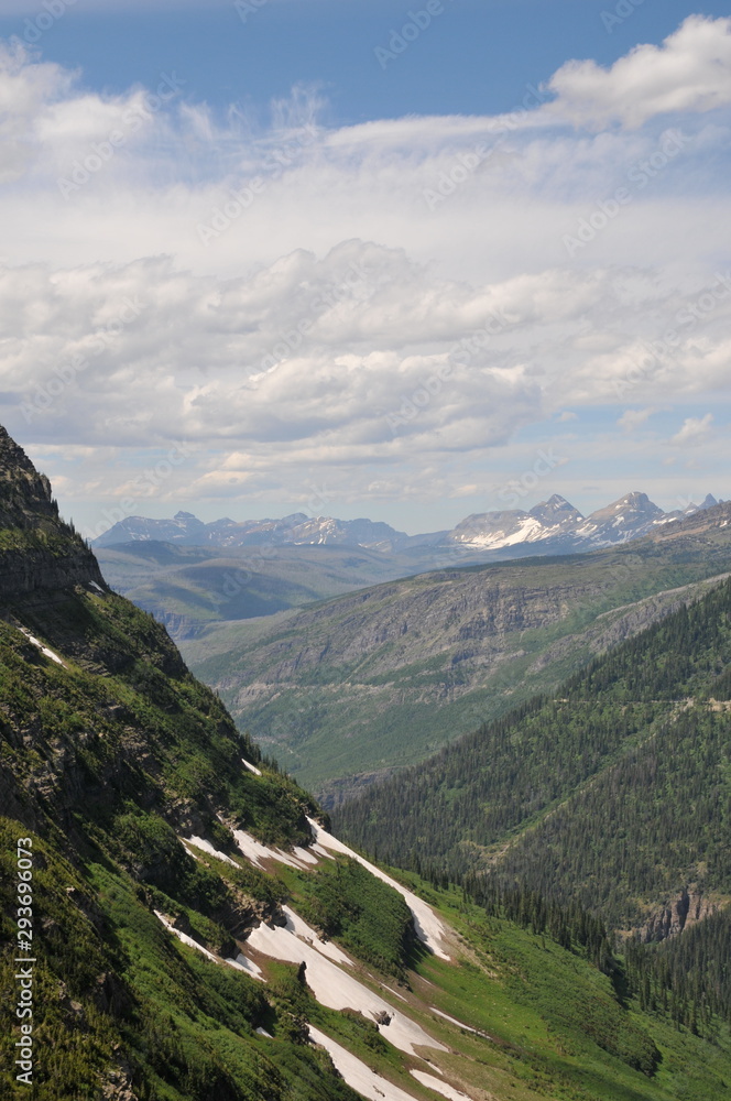 Fototapeta premium Landscape Glacier National Park Banff Hawaii