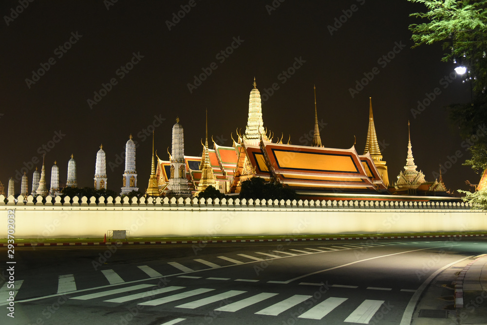 Phra-keaw temple in the night very beautiful when sport light shine.